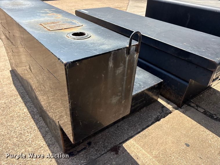 image for item EU5767 (6) fuel tanks