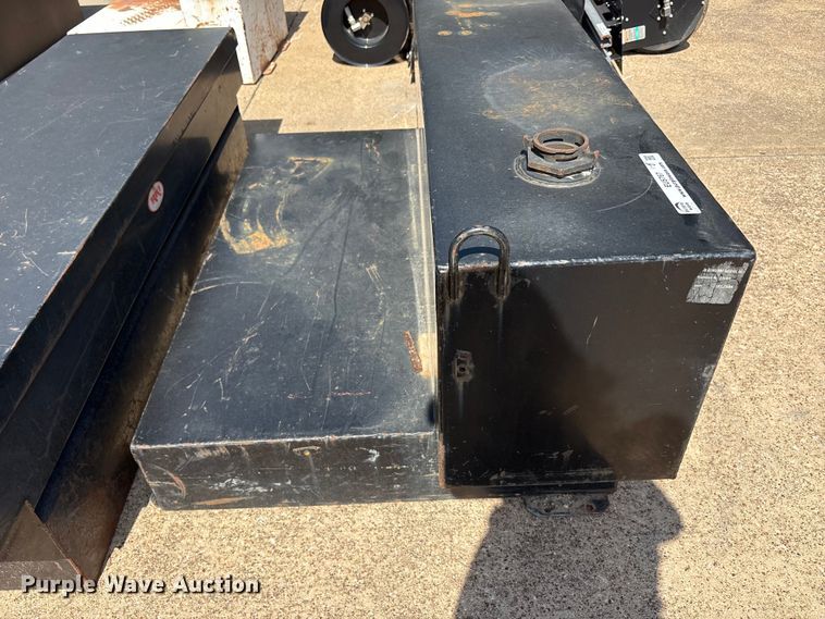 image for item EU5767 (6) fuel tanks
