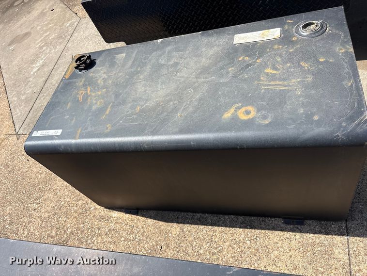 image for item EU5767 (6) fuel tanks