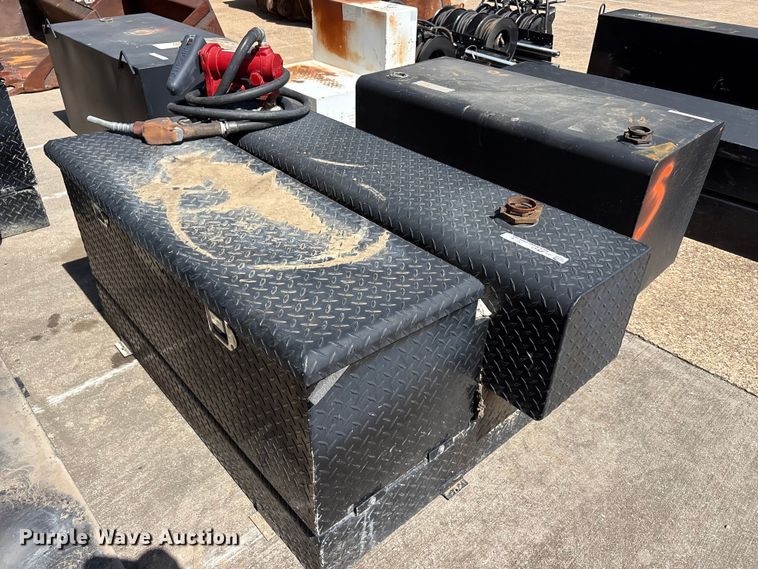 image for item EU5767 (6) fuel tanks