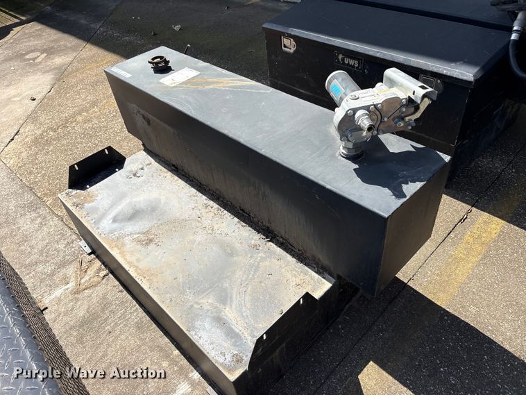 image for item EU5767 (6) fuel tanks