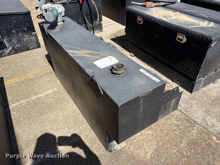 image for item EU5767 (6) fuel tanks