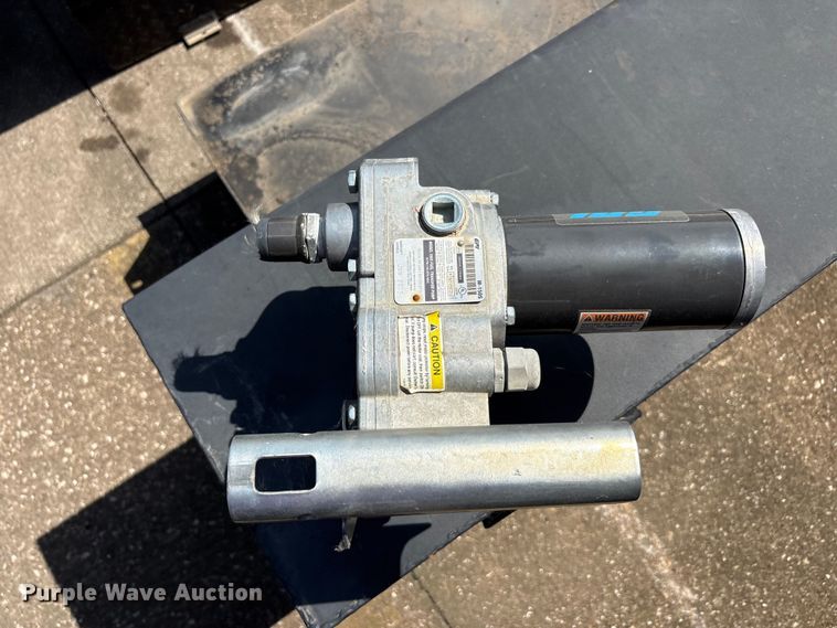 image for item EU5767 (6) fuel tanks