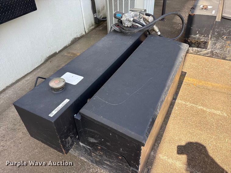 image for item EU5767 (6) fuel tanks