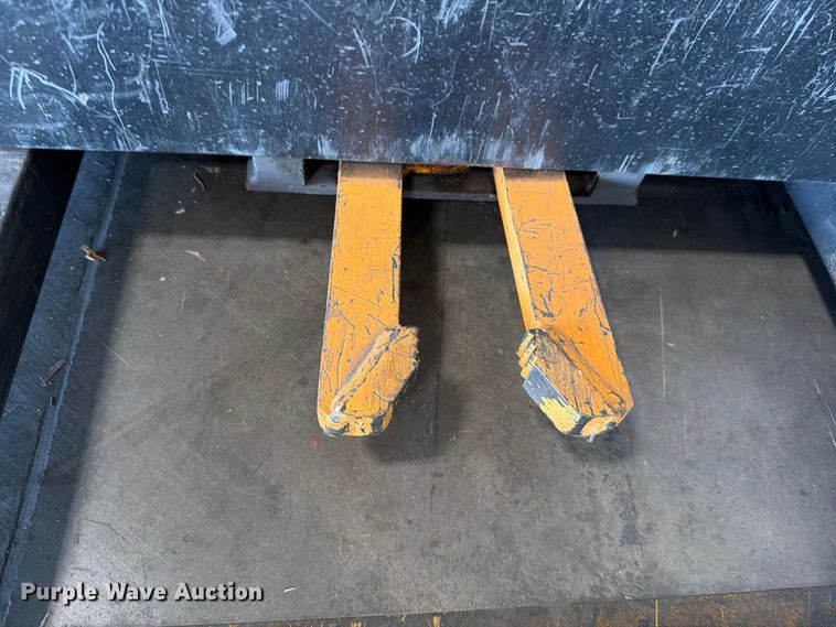image for item EU5889 2019 Crown SP3520-30 order picker