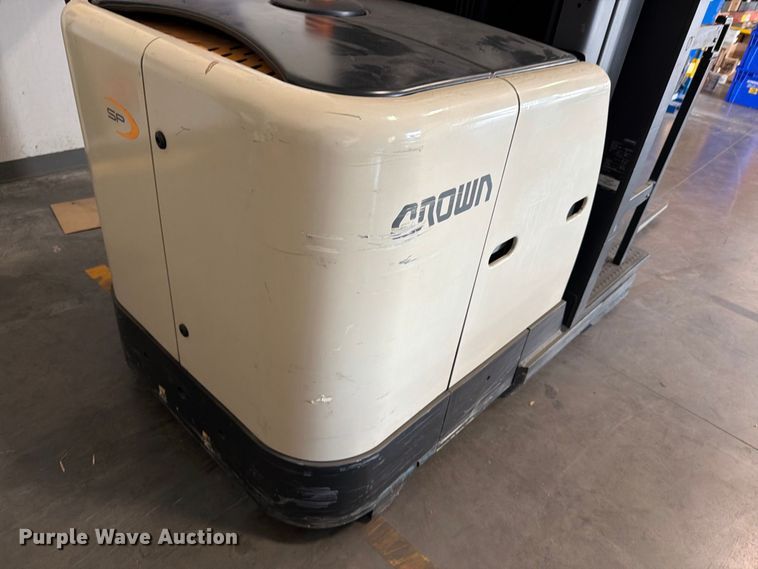 image for item EU5889 2019 Crown SP3520-30 order picker