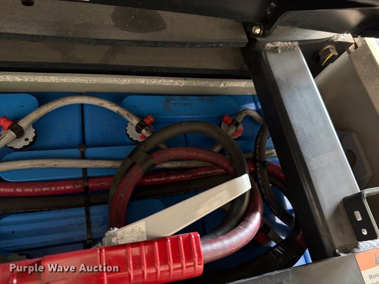 image for item EU5889 2019 Crown SP3520-30 order picker