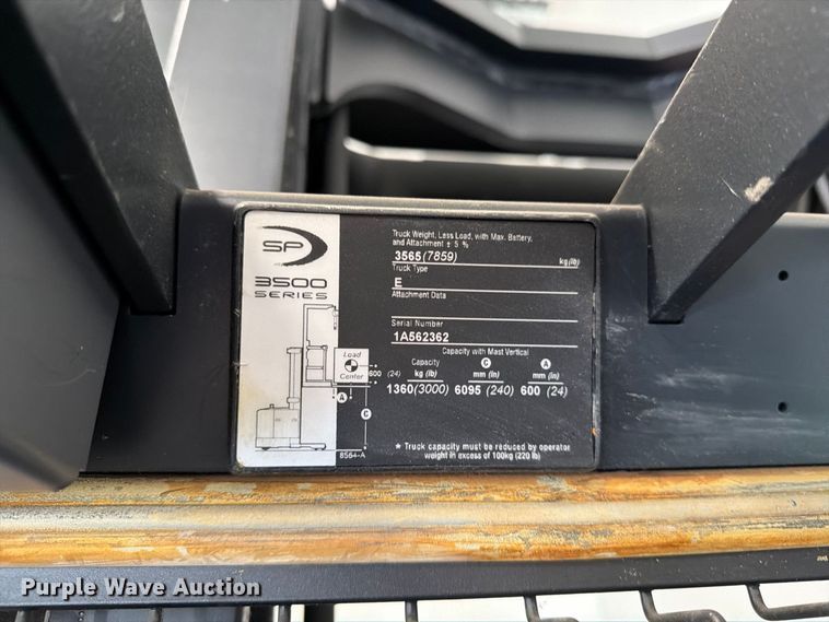 image for item EU5889 2019 Crown SP3520-30 order picker