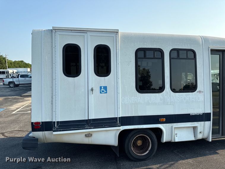 image for item EV6077 2011 Ford E350 shuttle bus