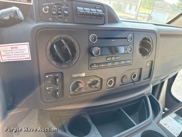 image for item EV6077 2011 Ford E350 shuttle bus