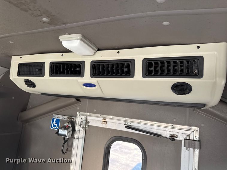 image for item EV6077 2011 Ford E350 shuttle bus