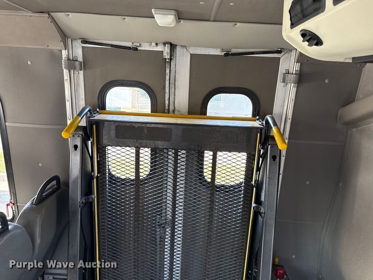 image for item EV6077 2011 Ford E350 shuttle bus
