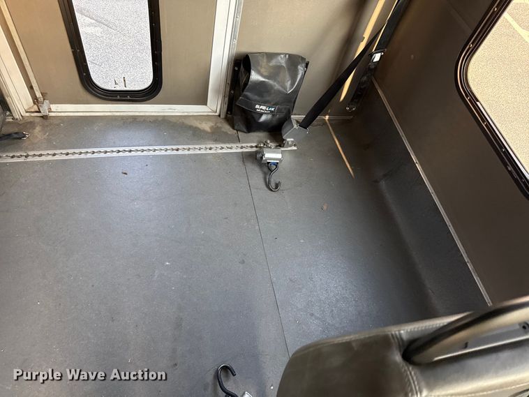 image for item EV6077 2011 Ford E350 shuttle bus