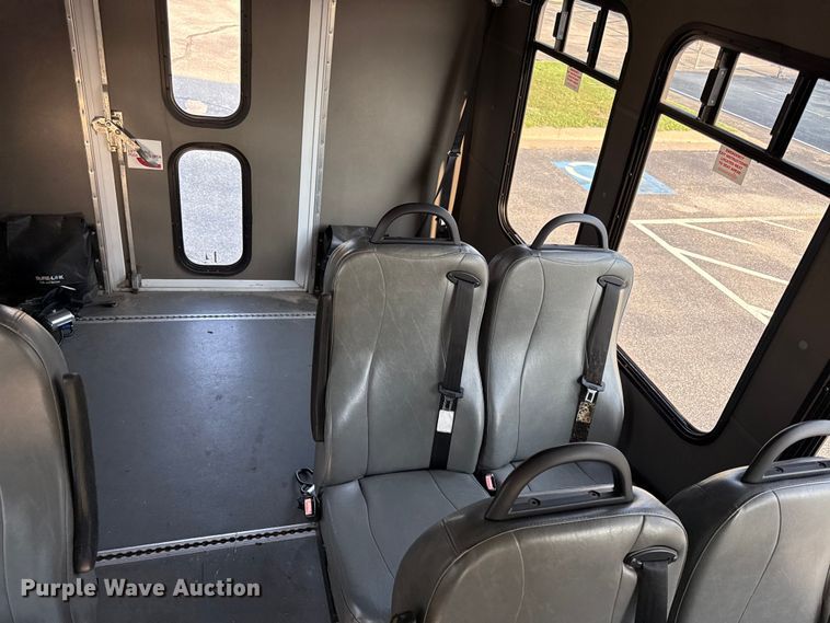 image for item EV6077 2011 Ford E350 shuttle bus