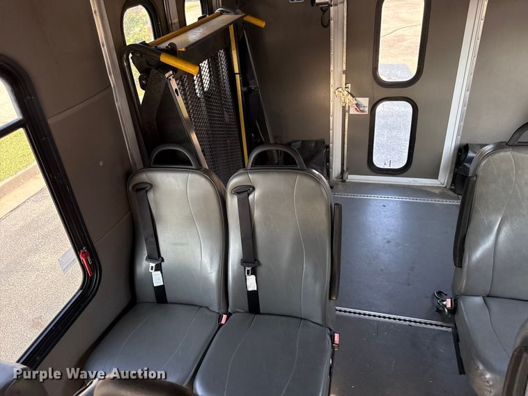 image for item EV6077 2011 Ford E350 shuttle bus