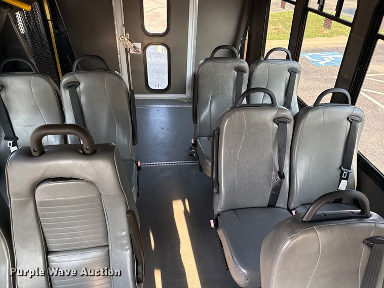 image for item EV6077 2011 Ford E350 shuttle bus
