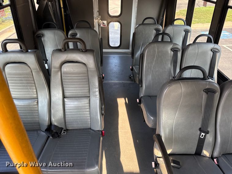 image for item EV6077 2011 Ford E350 shuttle bus