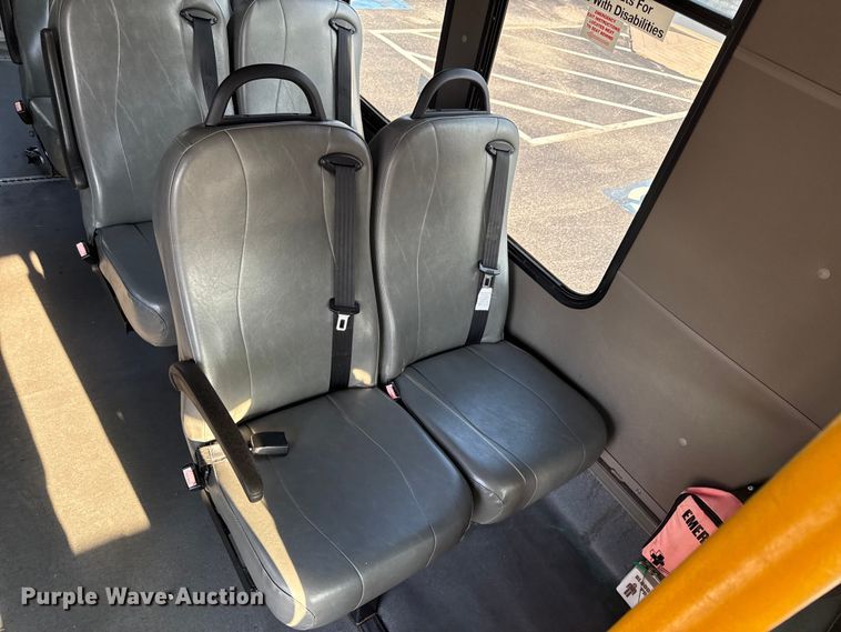 image for item EV6077 2011 Ford E350 shuttle bus