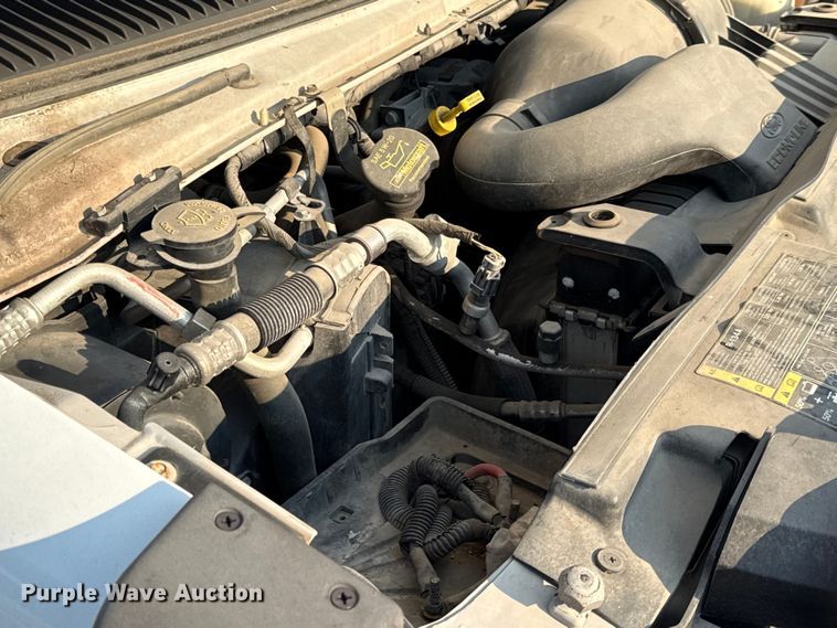 image for item EV6077 2011 Ford E350 shuttle bus