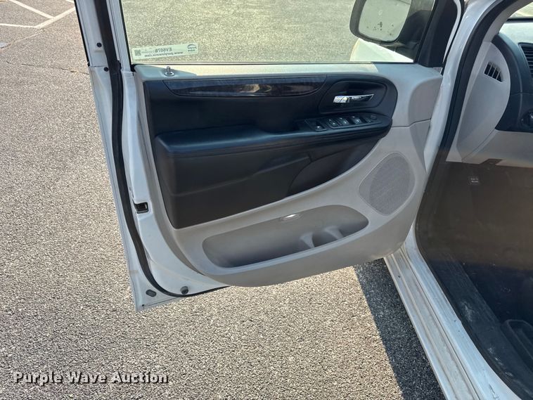 image for item EV6078 2011 Dodge Grand Caravan van