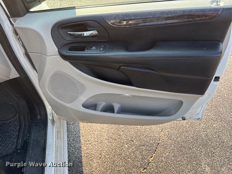 image for item EV6078 2011 Dodge Grand Caravan van
