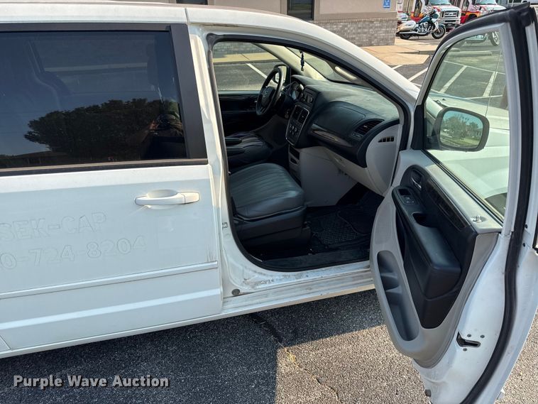 image for item EV6078 2011 Dodge Grand Caravan van