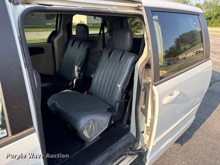 image for item EV6078 2011 Dodge Grand Caravan van