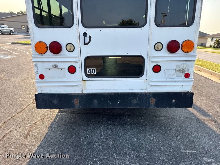 image for item EV6083 2009 Chevrolet Express 3500 shuttle bus