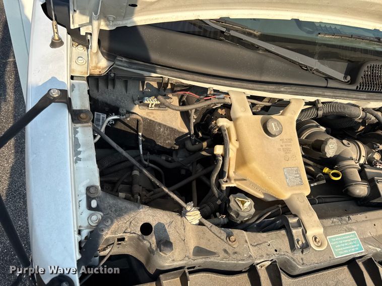 image for item EV6083 2009 Chevrolet Express 3500 shuttle bus