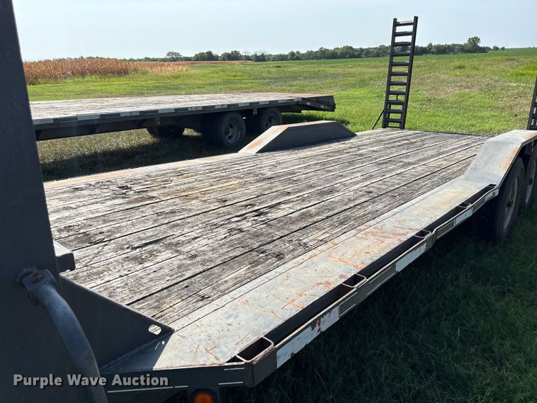 image for item EV6109 2007 Titan equipment trailer