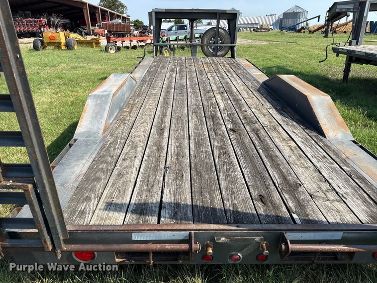 image for item EV6109 2007 Titan equipment trailer