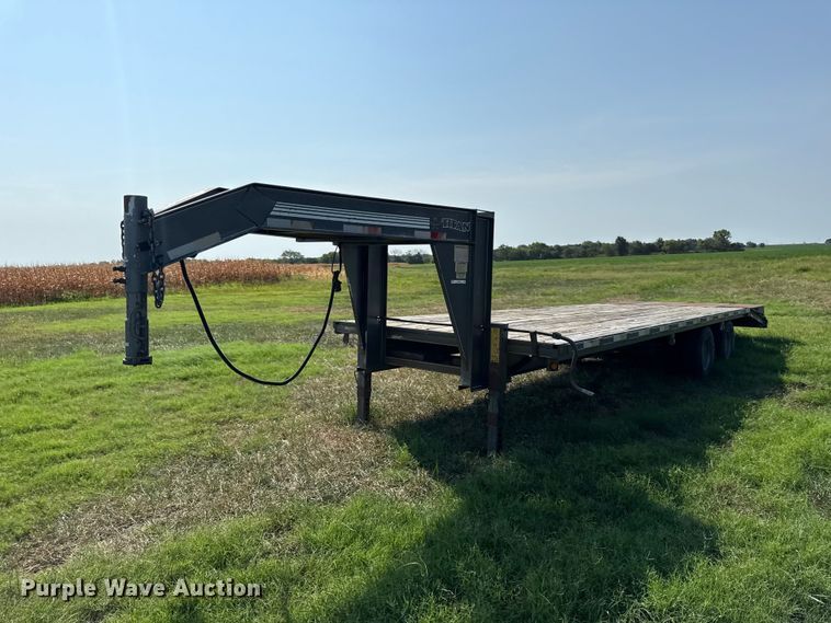 2005 Titan equipment trailer