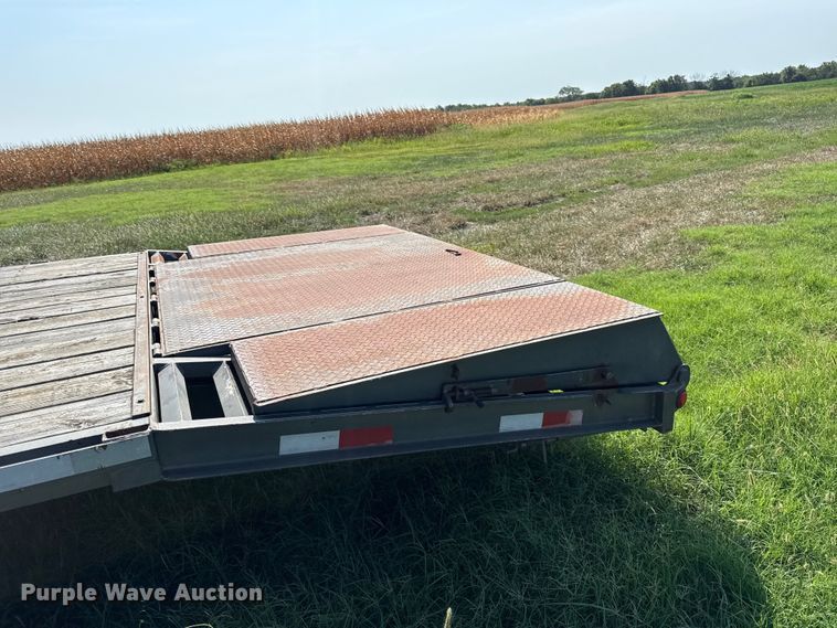 image for item EV6110 2005 Titan equipment trailer