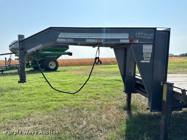 image for item EV6110 2005 Titan equipment trailer