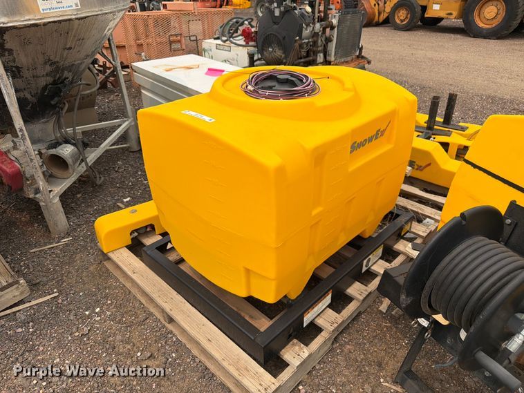 SnowEx VSS-1000 sprayer