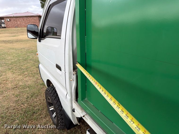 image for item EW8639 1993 Suzuki Carry mini truck