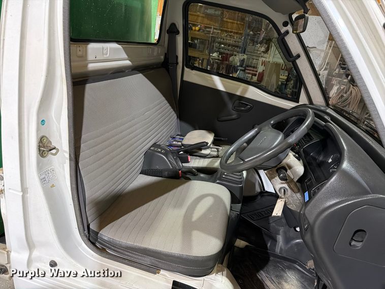 image for item EW8639 1993 Suzuki Carry mini truck
