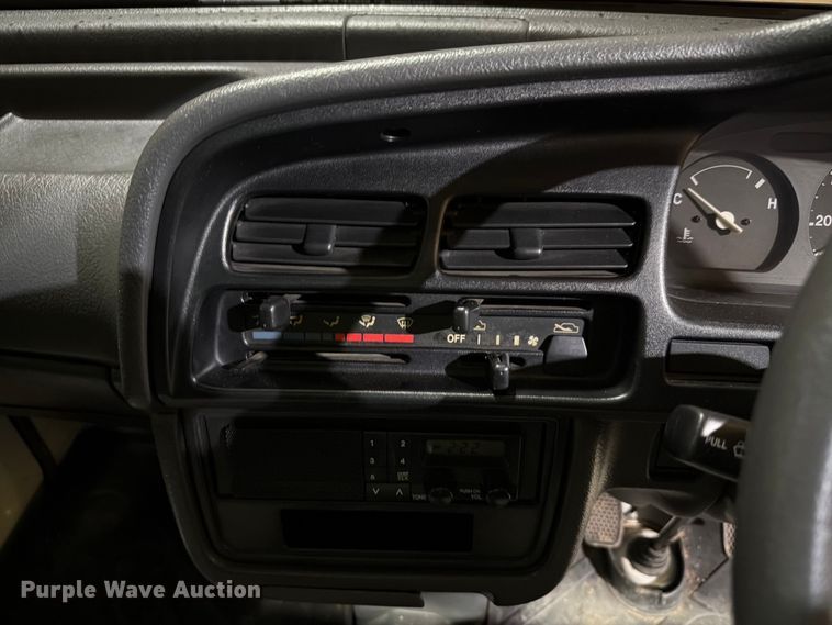 image for item EW8639 1993 Suzuki Carry mini truck