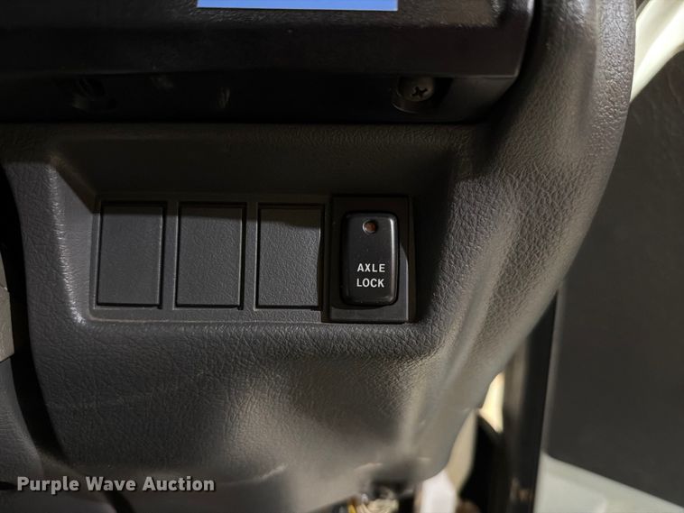 image for item EW8639 1993 Suzuki Carry mini truck