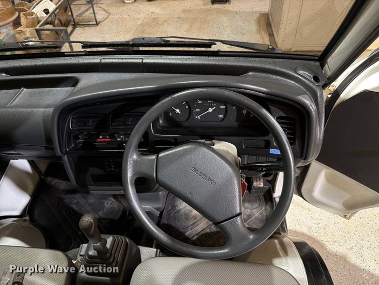 image for item EW8639 1993 Suzuki Carry mini truck