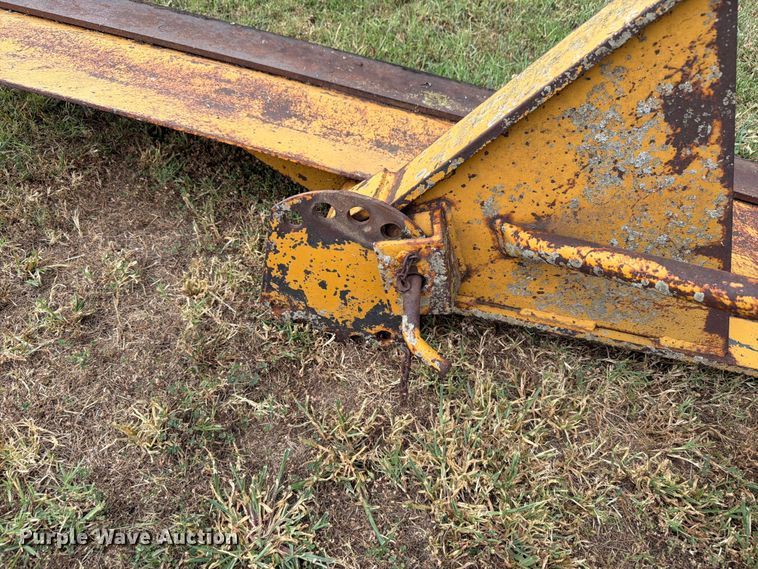 image for item EW8640 Tractor attachments