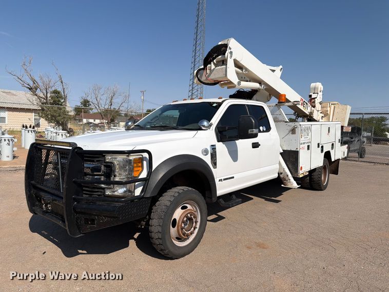 2017 Ford F-550 bucket truck