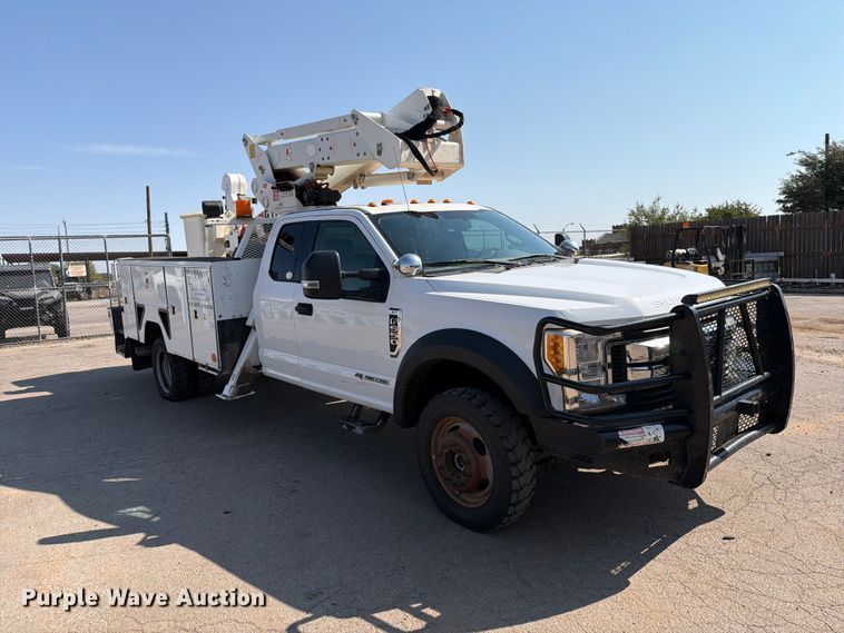 image for item EW8644 2017 Ford F-550 bucket truck