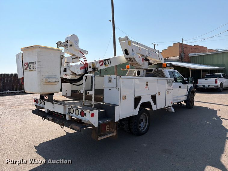 image for item EW8644 2017 Ford F-550 bucket truck