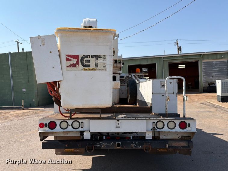 image for item EW8644 2017 Ford F-550 bucket truck