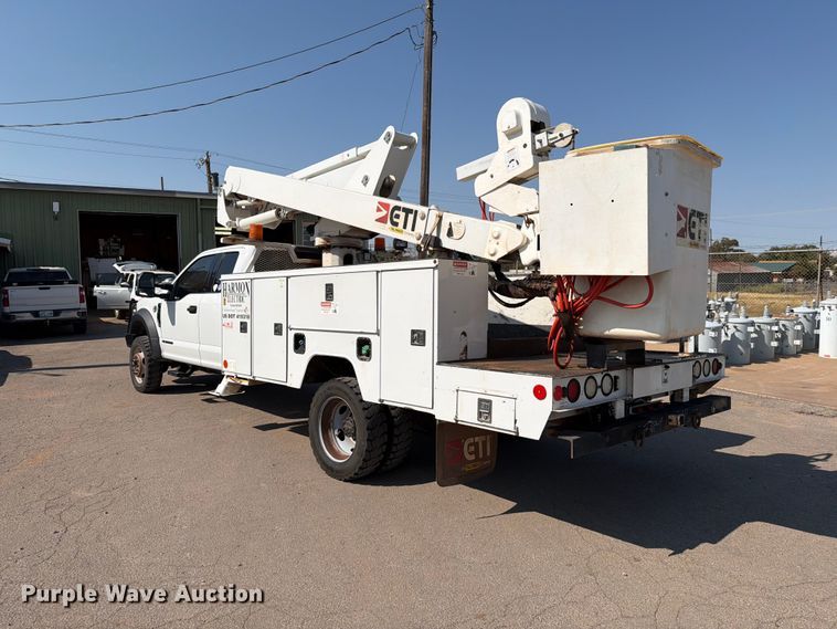 image for item EW8644 2017 Ford F-550 bucket truck