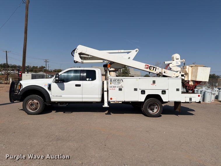 image for item EW8644 2017 Ford F-550 bucket truck