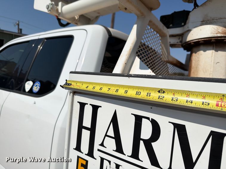 image for item EW8644 2017 Ford F-550 bucket truck