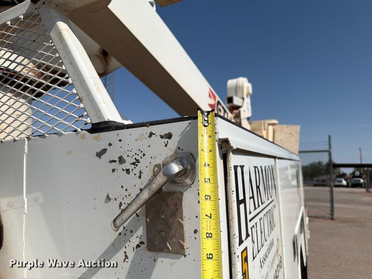 image for item EW8644 2017 Ford F-550 bucket truck