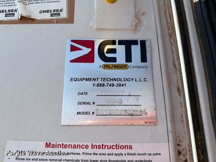 image for item EW8644 2017 Ford F-550 bucket truck
